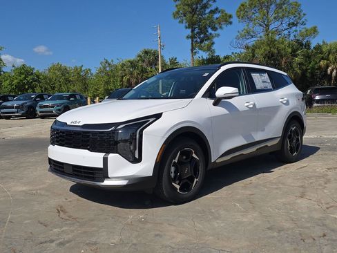 New 2026 Kia Sportage EX FWD image 4