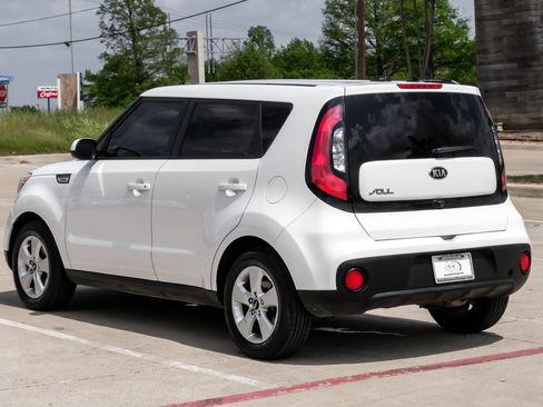 Used 2017 Kia Soul w/ Convenience Package FWD image 12