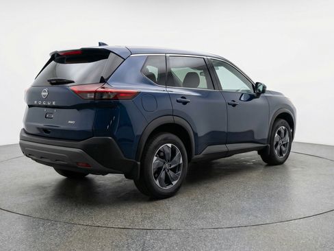 Used 2025 Nissan Rogue SV image 9