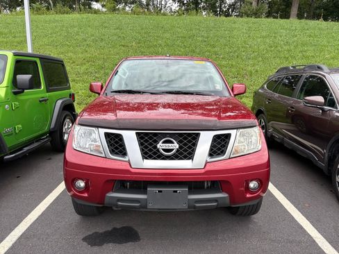 Used 2019 Nissan Frontier PRO-4X AWD/4WD image 2