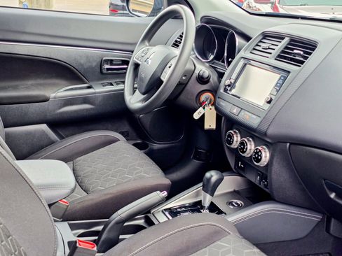 Used 2024 Mitsubishi Outlander Sport LE image 12