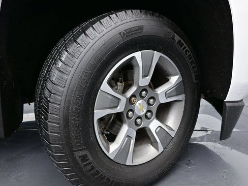 Used 2019 Chevrolet Colorado Z71 AWD/4WD image 35