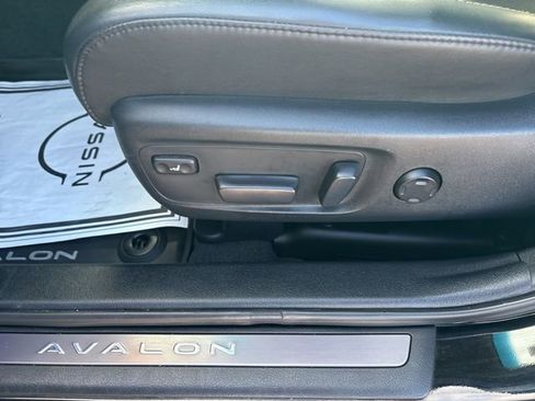 Used 2018 Toyota Avalon Limited w/ All Weather Liner Package image 18