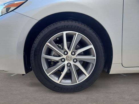 Used 2017 Lexus ES 300h FWD image 10