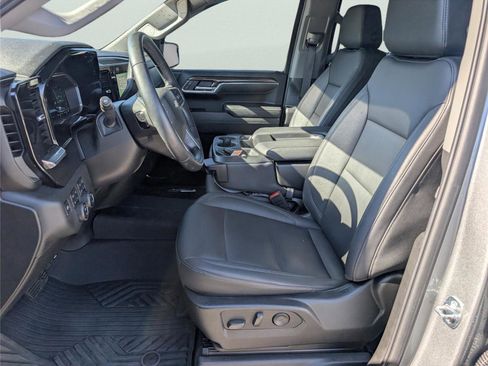 Used 2024 Chevrolet Silverado 1500 LT image 14