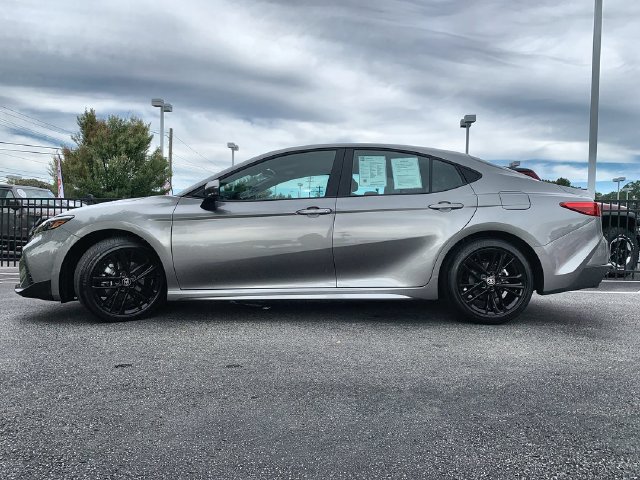Used 2026 Toyota Camry SE w/ Multimedia Upgrade Package FWD image 5