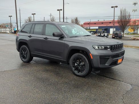New 2026 Jeep Grand Cherokee Altitude AWD/4WD image 1