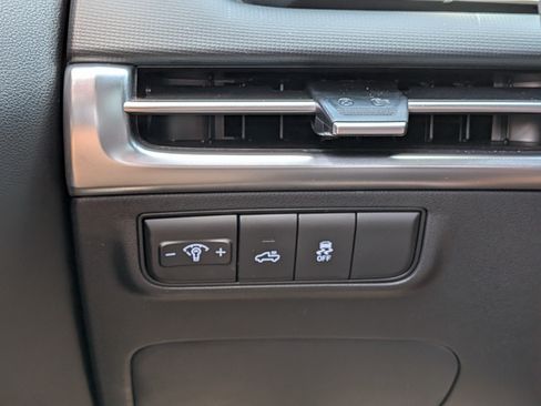 Used 2025 Hyundai Santa Cruz SE FWD image 23