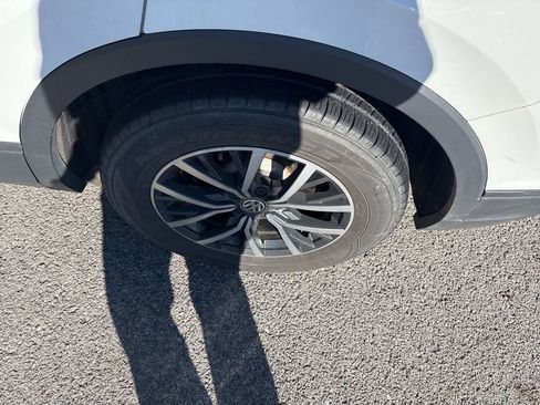 Used 2021 Volkswagen Tiguan S image 7