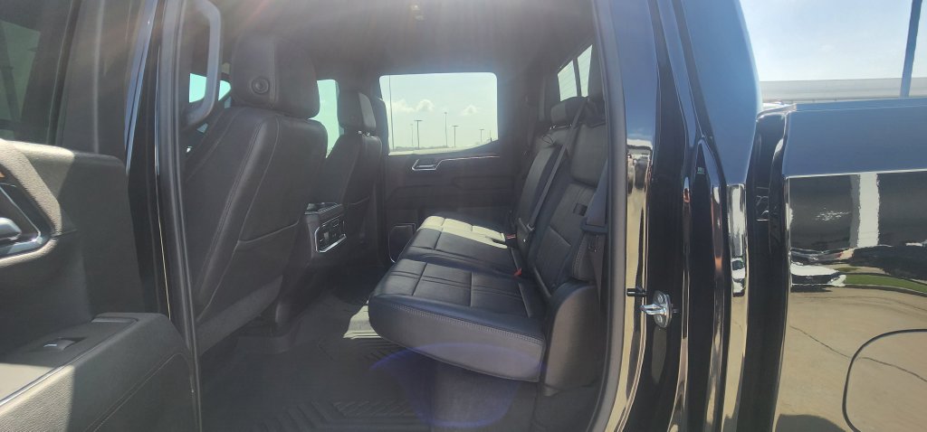 Used 2023 Chevrolet Silverado 1500 High Country w/ Technology Package AWD/4WD image 18