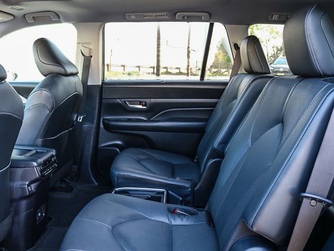 Used 2024 Toyota Grand Highlander AWD Hybrid image 18