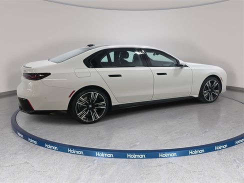 Used 2023 BMW i7 xDrive60 w/ Parking Assistance Package image 6