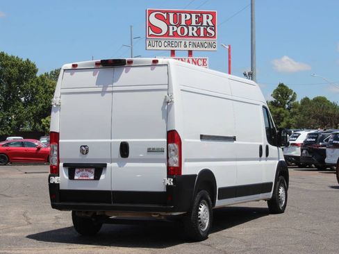 Used 2024 RAM ProMaster 2500 w/ Convenience Group FWD image 4