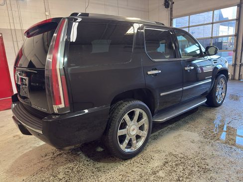 Used 2014 Cadillac Escalade Luxury image 6