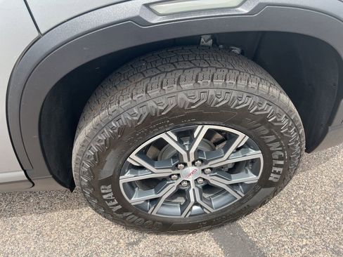 Used 2024 GMC Acadia AT4 AWD/4WD image 29