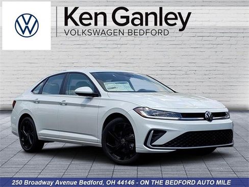 New 2025 Volkswagen Jetta SE image 1