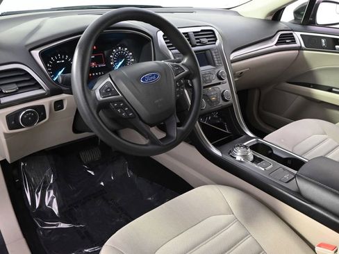 Used 2017 Ford Fusion SE image 12