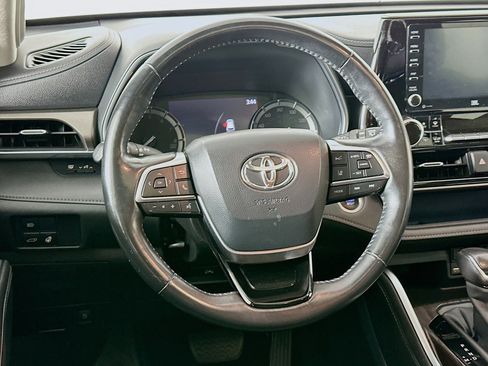 Used 2020 Toyota Highlander Limited image 18