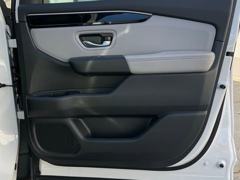 Used 2025 Honda Pilot EX-L image 29