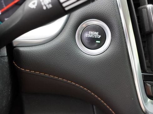 Used 2021 Chevrolet Traverse LS AWD/4WD image 29