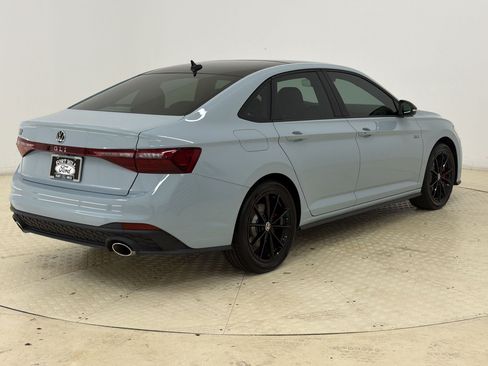 Used 2025 Volkswagen Jetta GLI Autobahn FWD image 9