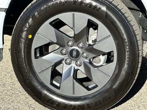 New 2025 Ford F150 Lightning Lariat image 33