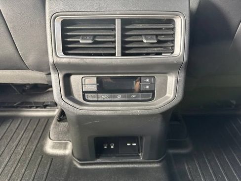 Used 2024 Volkswagen Atlas Peak Edition SE AWD/4WD image 13