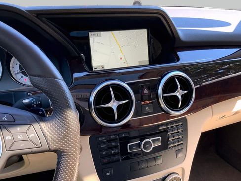 Used 2015 Mercedes-Benz GLK 350 4MATIC image 7