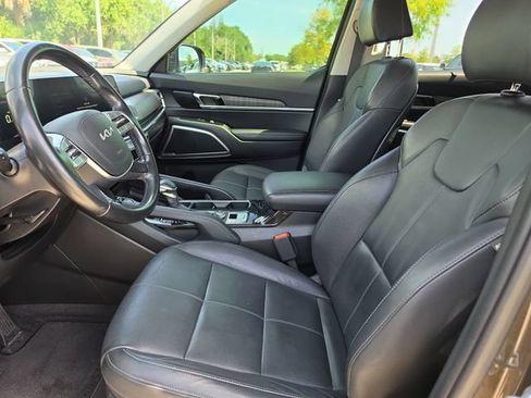 Used 2023 Kia Telluride EX w/ EX Captain's Chair Package FWD image 16