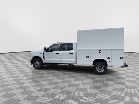 New 2025 Ford F350 XL w/ XL Chrome Package AWD/4WD image 2