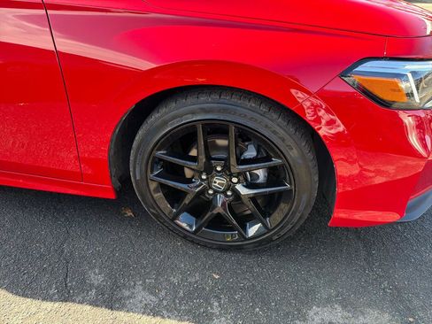 Used 2025 Honda Civic Sport image 4