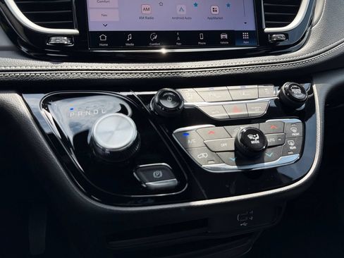 New 2027 Chrysler Pacifica Select w/ Family Tech Group FWD image 11