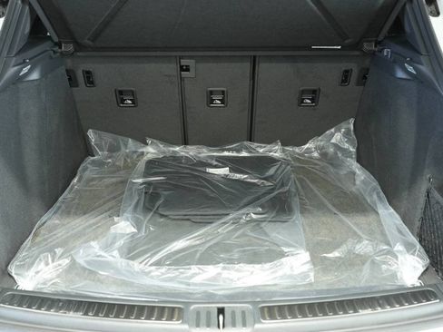 New 2025 Porsche Macan image 28