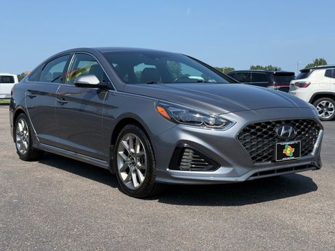 Used 2018 Hyundai Sonata Limited FWD image 2