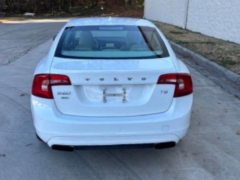 Used 2016 Volvo S60 T5 Premier image 15