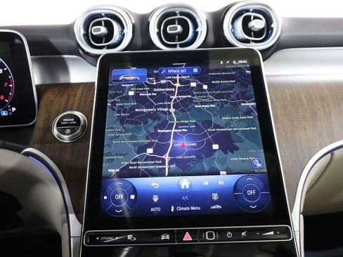 Used 2026 Mercedes-Benz GLC 300 4MATIC image 25