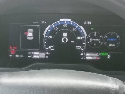 Used 2025 Toyota Sequoia Limited AWD/4WD image 32