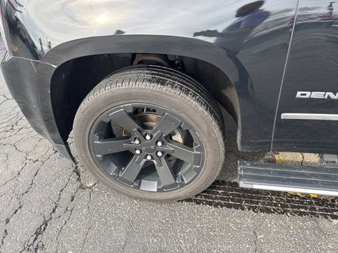 Used 2019 GMC Yukon XL Denali image 14