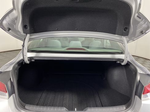 Used 2021 Hyundai Elantra SE FWD image 32