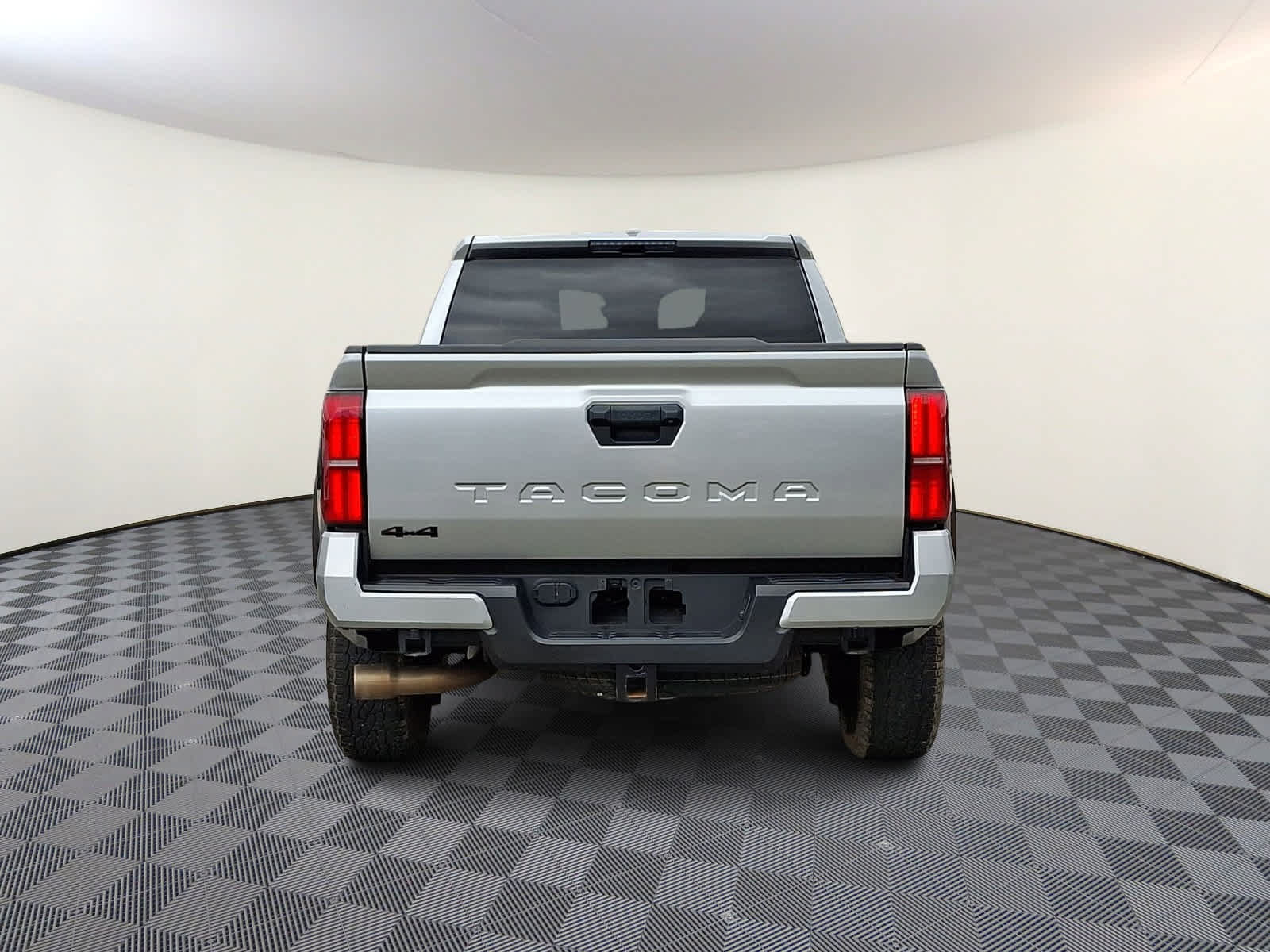 Used 2024 Toyota Tacoma TRD Off-Road AWD/4WD image 6