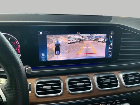 Used 2024 Mercedes-Benz GLS 450 4MATIC image 26