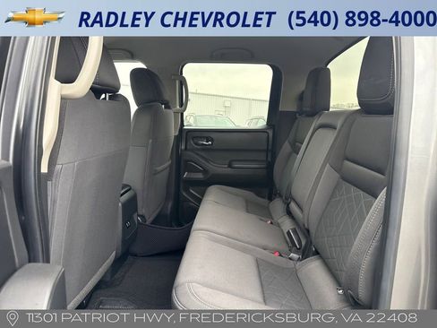 Used 2025 Nissan Frontier SV image 12