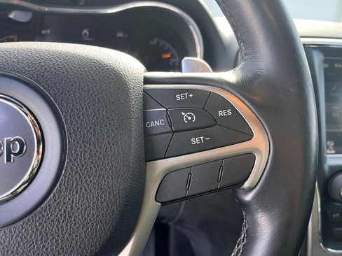 Used 2017 Jeep Grand Cherokee Altitude image 9