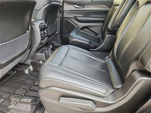 Used 2023 Jeep Grand Cherokee L Limited w/ Luxury Tech Group II image 25