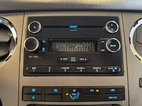 Used 2015 Ford F250 XLT w/ Camper Package AWD/4WD image 16