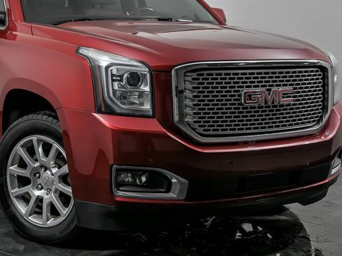 Used 2015 GMC Yukon Denali w/ Touring Package image 2