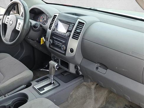 Used 2018 Nissan Frontier SV image 20