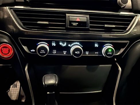 Used 2018 Honda Accord Sport image 26