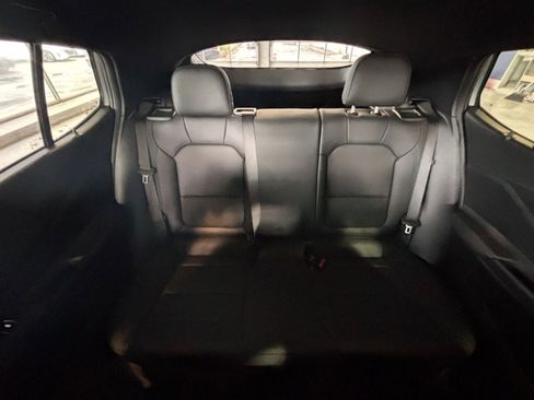 Used 2025 Buick Envista Sport Touring image 38