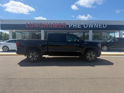 Used 2024 GMC Sierra 1500 AT4 w/ Technology Package AWD/4WD image 9